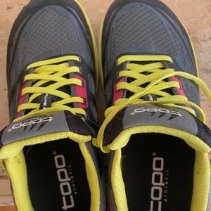 Women's Topo Athletic Fli-Lyte 2, Size 8.5, Grey with Yellow and Pink Accents